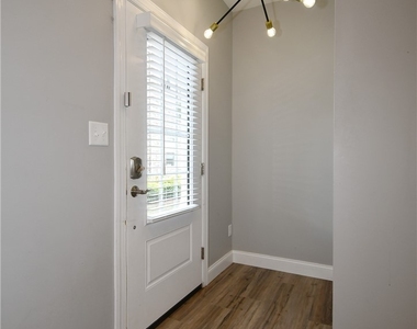 212 Park Pl - Photo Thumbnail 1