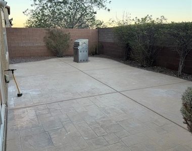 10627 Pennant Avenue - Photo Thumbnail 10