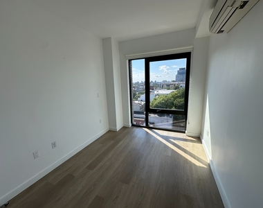 527 Grand Avenue, Brooklyn, NY 11238 - Photo Thumbnail 7
