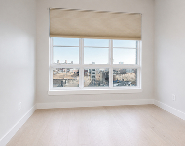 978 Kent Avenue - Photo Thumbnail 5