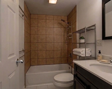244 Robinson St - Photo Thumbnail 1