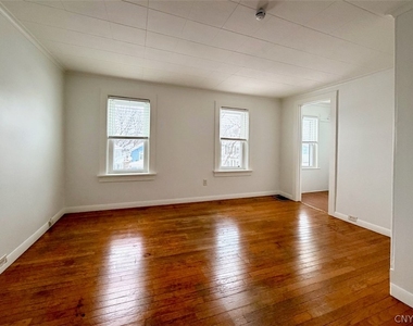 88 E 5th Street - Photo Thumbnail 3