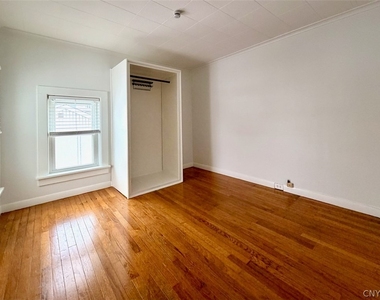 88 E 5th Street - Photo Thumbnail 5