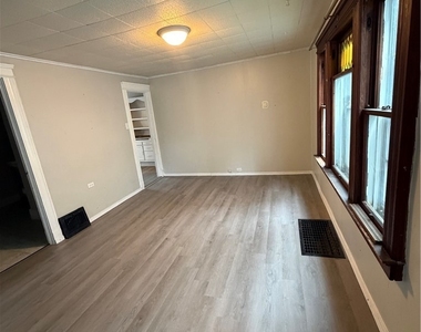 100 E Cayuga Street - Photo Thumbnail 2