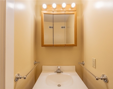 1340 East Avenue - Photo Thumbnail 24