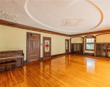 1340 East Avenue - Photo Thumbnail 5