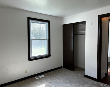 3319 Mckinley Parkway - Photo Thumbnail 8