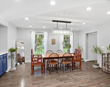 125 Amberwood Drive - Photo Thumbnail 10