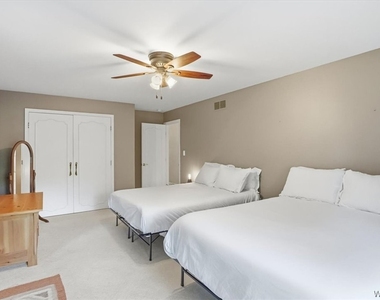 125 Amberwood Drive - Photo Thumbnail 31