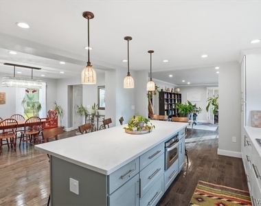 125 Amberwood Drive - Photo Thumbnail 12