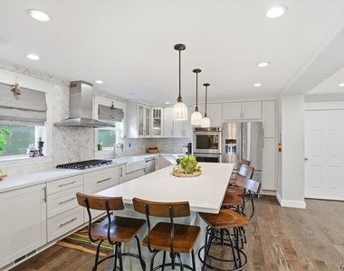 125 Amberwood Drive - Photo Thumbnail 13