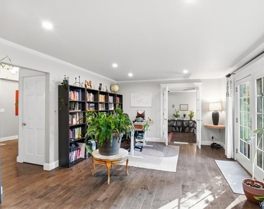 125 Amberwood Drive - Photo Thumbnail 15
