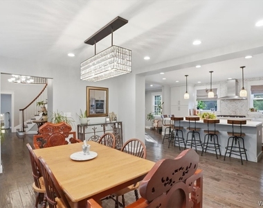 125 Amberwood Drive - Photo Thumbnail 9