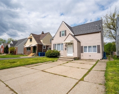 368 Grover Cleveland Highway - Photo Thumbnail 2