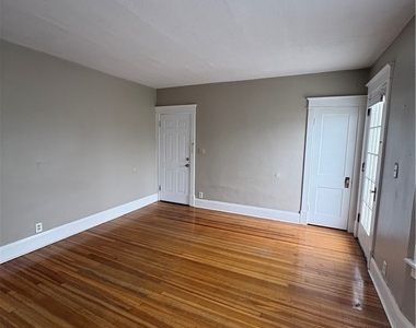 237 Tacoma Avenue - Photo Thumbnail 2