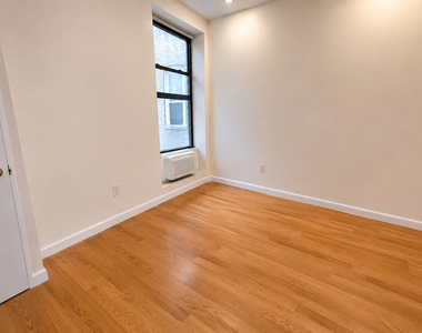 662 Park Place - Photo Thumbnail 3