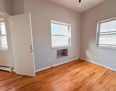 267 Hull Street - Photo Thumbnail 5