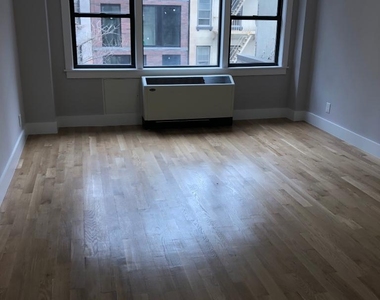 East 21st Street - Photo Thumbnail 1