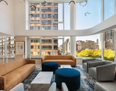 1st Avenue - Photo Thumbnail 9