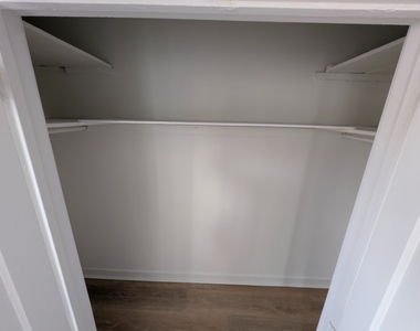 1701 West North Shore Avenue - Photo Thumbnail 4