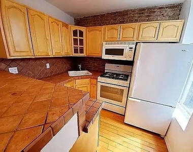 620 President Street - Photo Thumbnail 4