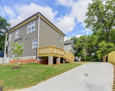 1022 Martin Street Se - Photo Thumbnail 4
