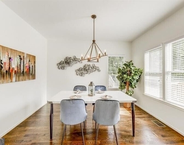 1022 Martin Street Se - Photo Thumbnail 5