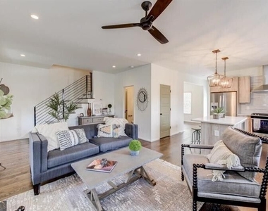 1022 Martin Street Se - Photo Thumbnail 7