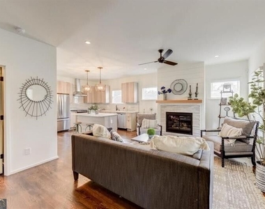 1022 Martin Street Se - Photo Thumbnail 8