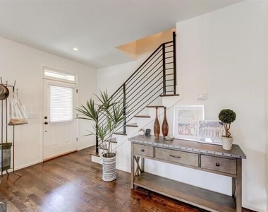 1022 Martin Street Se - Photo Thumbnail 12