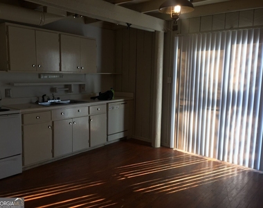 1453 Barnett Shoals - Photo Thumbnail 9