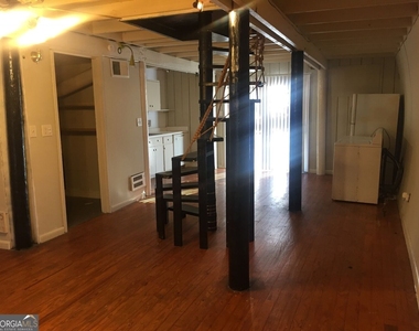1453 Barnett Shoals - Photo Thumbnail 6