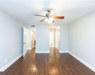 2657 Lenox Road - Photo Thumbnail 14