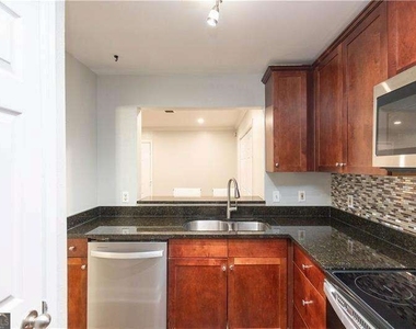 2657 Lenox Road - Photo Thumbnail 6
