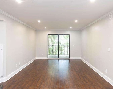 2657 Lenox Road - Photo Thumbnail 2