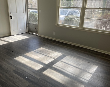 225 Pressley Way - Photo Thumbnail 2