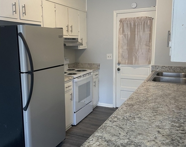 225 Pressley Way - Photo Thumbnail 1