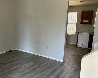 5588 Fairington Place - Photo Thumbnail 2