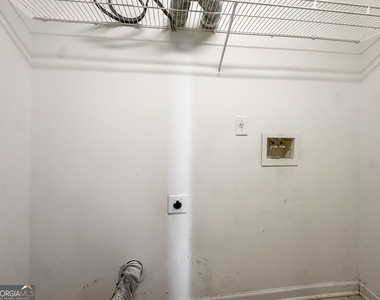 335 Paradise Drive - Photo Thumbnail 7