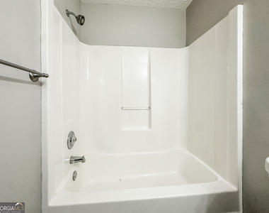335 Paradise Drive - Photo Thumbnail 14