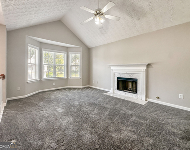 335 Paradise Drive - Photo Thumbnail 2