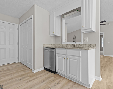 1587 Brush Creek Dr - Photo Thumbnail 14