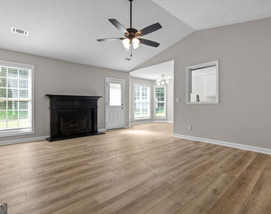 1587 Brush Creek Dr - Photo Thumbnail 3