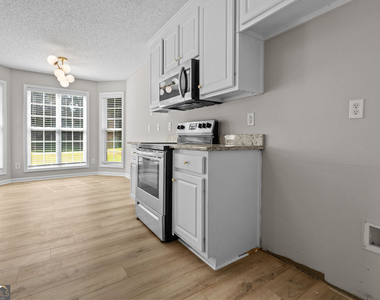 1587 Brush Creek Dr - Photo Thumbnail 13