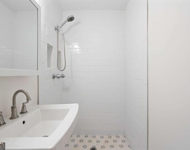 920 Kings Court - Photo Thumbnail 31