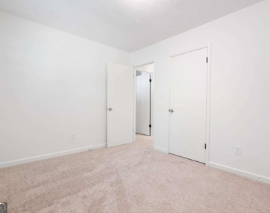 920 Kings Court - Photo Thumbnail 20
