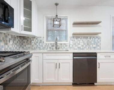 920 Kings Court - Photo Thumbnail 15