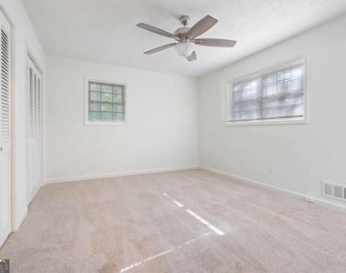 920 Kings Court - Photo Thumbnail 25
