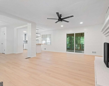 920 Kings Court - Photo Thumbnail 6
