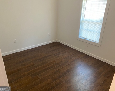 244 Windemere Way - Photo Thumbnail 12